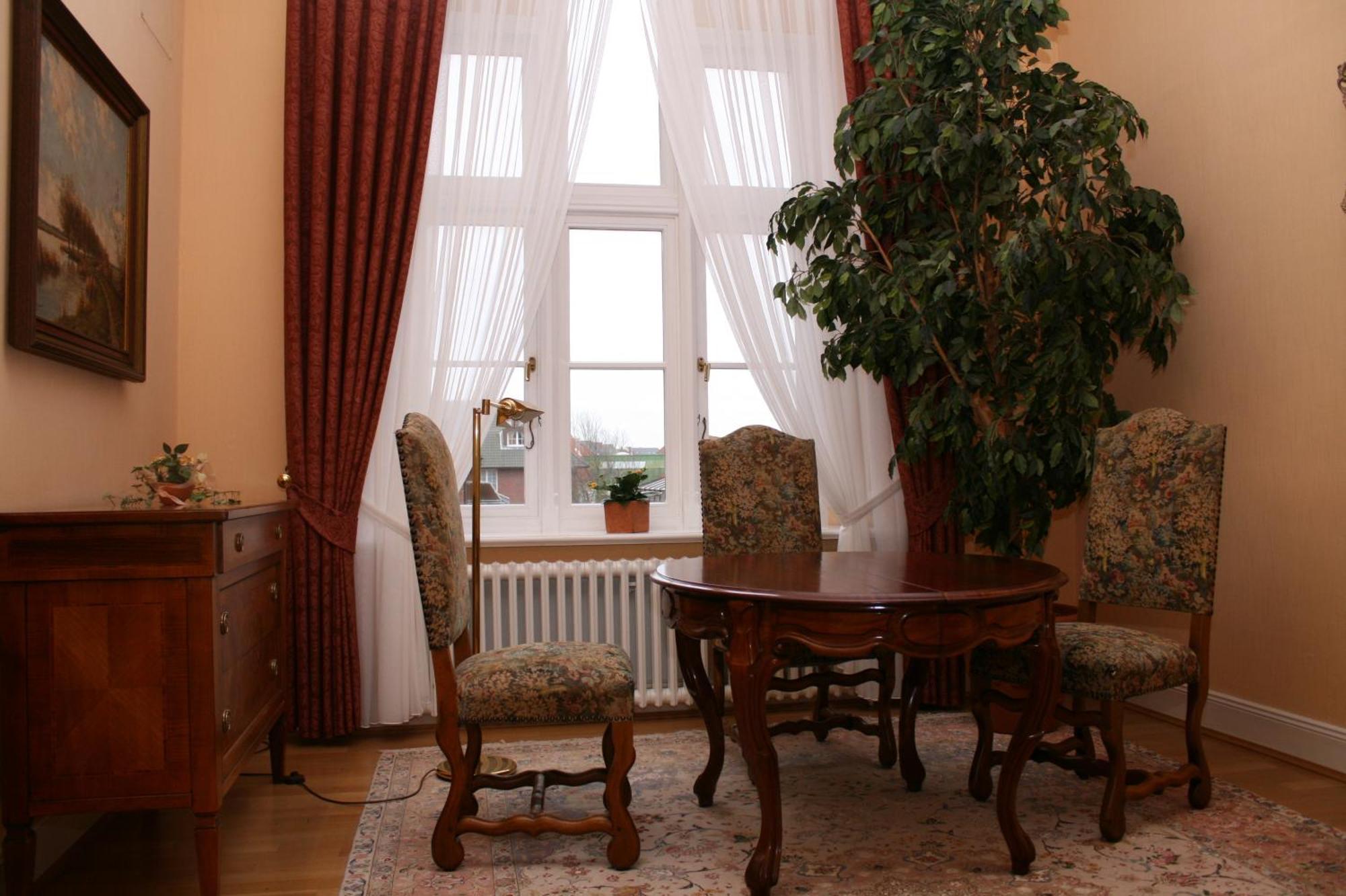 Hotel Altes Gymnasium Husum  Ngoại thất bức ảnh