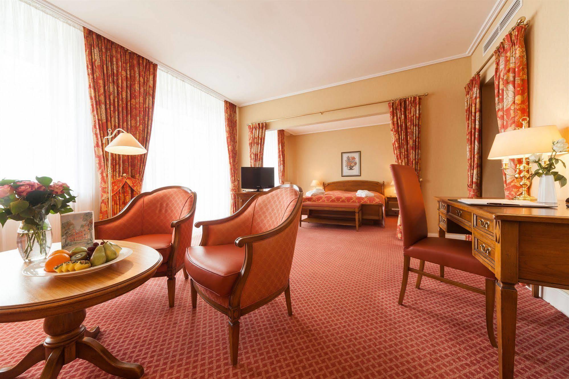 Hotel Altes Gymnasium Husum  Ngoại thất bức ảnh